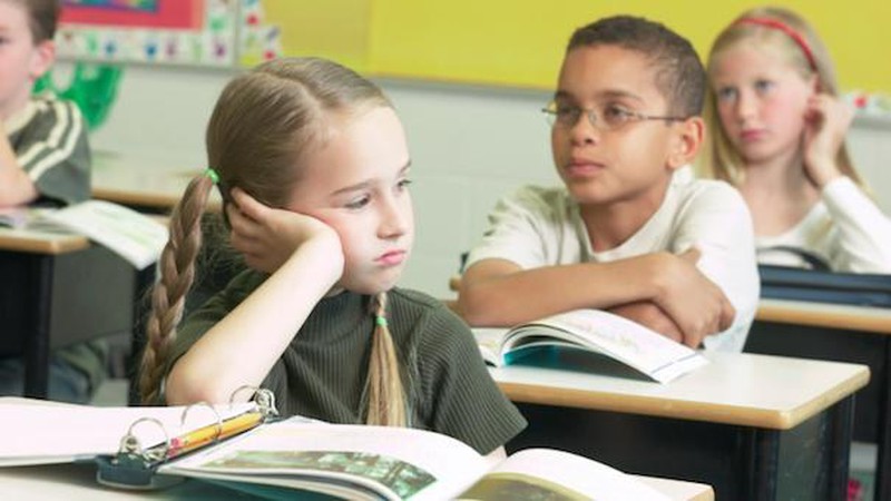 Com ajudar els nens  i adolescents amb problemes a l'escola