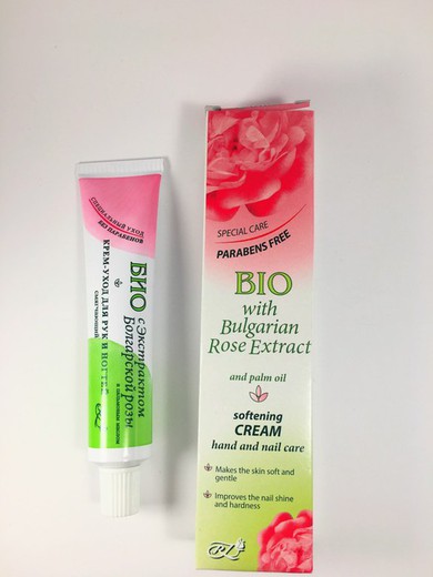 main protectrice et crème à ongles sans parabens Bio Rosa de Bulgarie